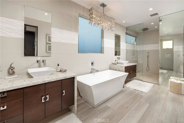 29 W Neapolitan, Long Beach, CA 90803