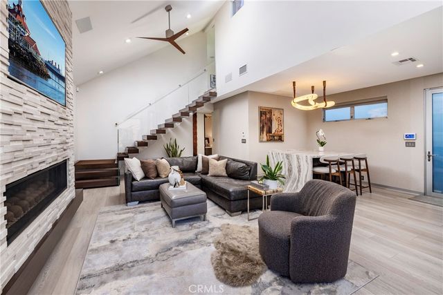 29 W Neapolitan, Long Beach, CA 90803