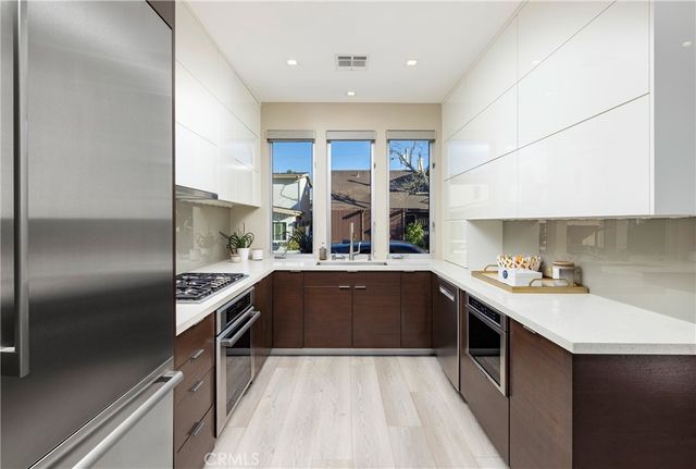 29 W Neapolitan, Long Beach, CA 90803