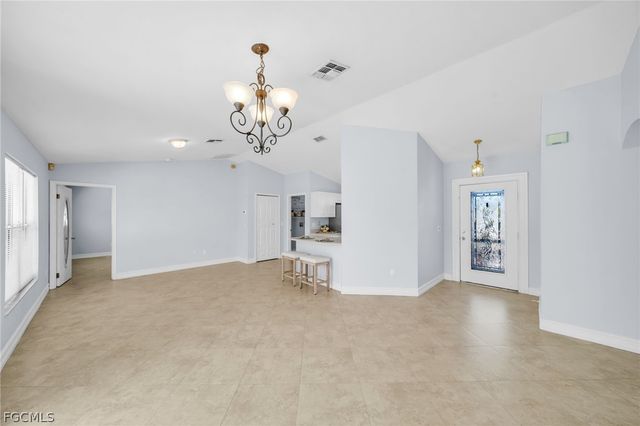 152 SE 19th LN, Cape Coral, FL 33990