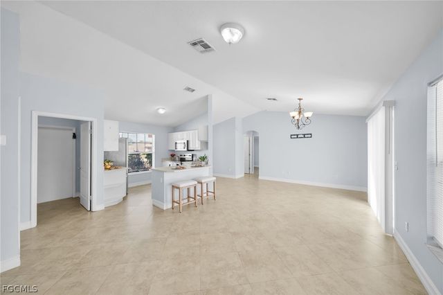 152 SE 19th LN, Cape Coral, FL 33990