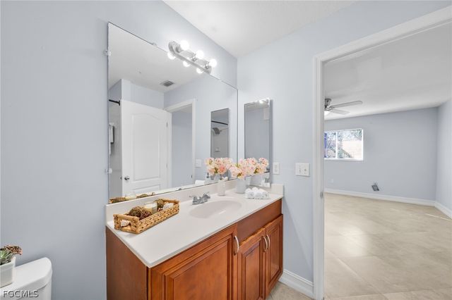 152 SE 19th LN, Cape Coral, FL 33990