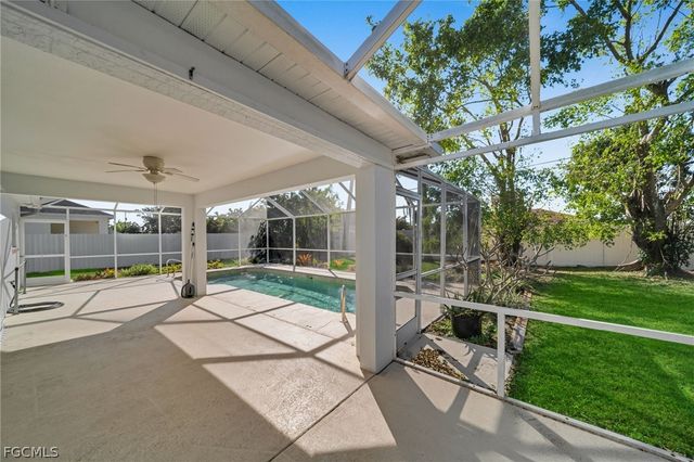 152 SE 19th LN, Cape Coral, FL 33990