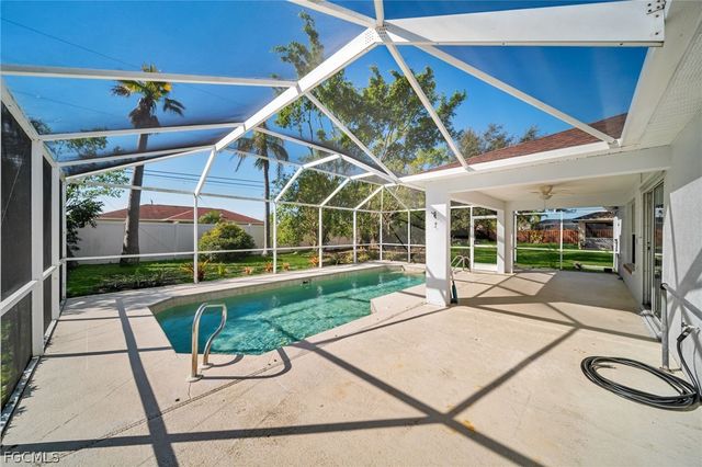 152 SE 19th LN, Cape Coral, FL 33990