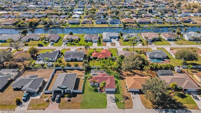 152 SE 19th LN, Cape Coral, FL 33990