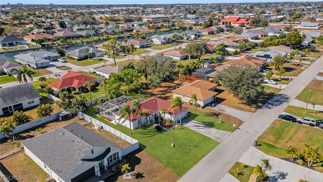 152 SE 19th LN, Cape Coral, FL 33990