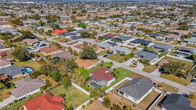 152 SE 19th LN, Cape Coral, FL 33990