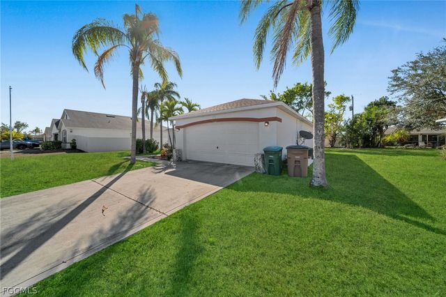 152 SE 19th LN, Cape Coral, FL 33990