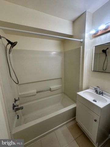 125 GALVESTON PL SW, Washington, DC 20032