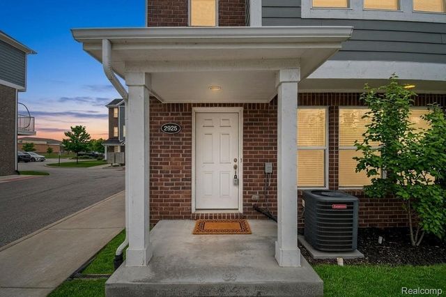 2925 SQUARE LAKE Court, Troy, MI 48085