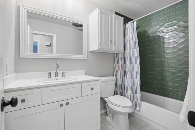 2217 Honey Creek Lane, Arlington, TX 76006