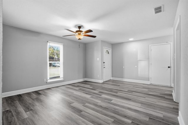 2217 Honey Creek Lane, Arlington, TX 76006