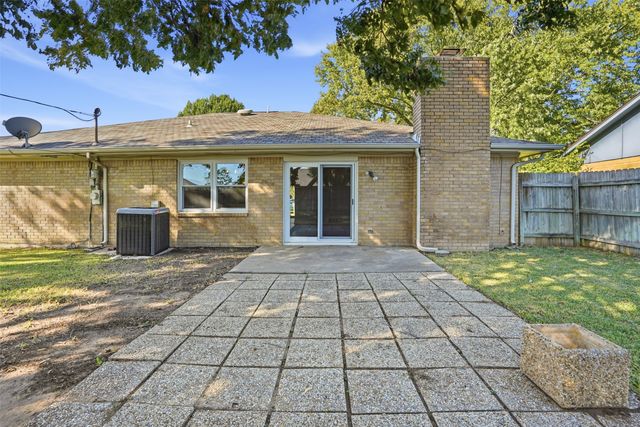 2217 Honey Creek Lane, Arlington, TX 76006