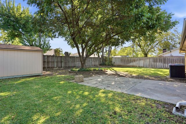 2217 Honey Creek Lane, Arlington, TX 76006