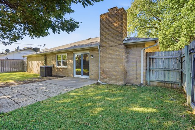 2217 Honey Creek Lane, Arlington, TX 76006