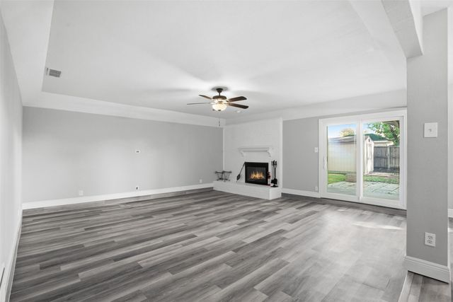 2217 Honey Creek Lane, Arlington, TX 76006