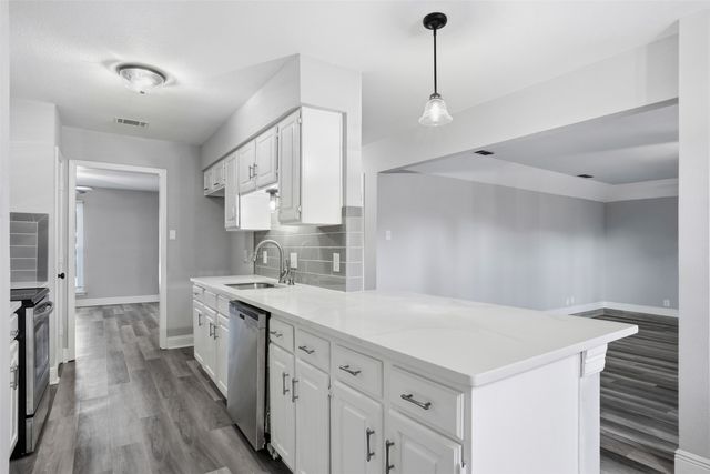 2217 Honey Creek Lane, Arlington, TX 76006