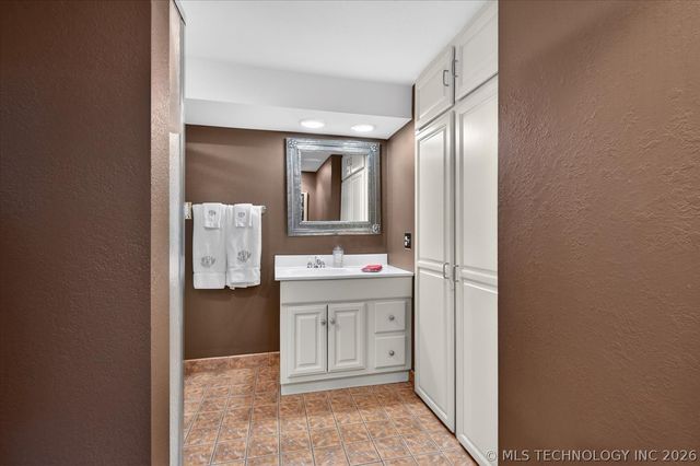 2317 London Lane, Bartlesville, OK 74006