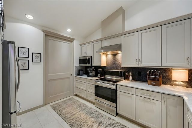 6624 Trident WAY G5, Naples, FL 34108