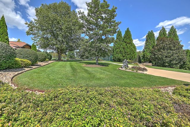 124 Cross Community Road, Bristol, TN 37620