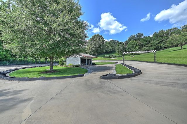124 Cross Community Road, Bristol, TN 37620