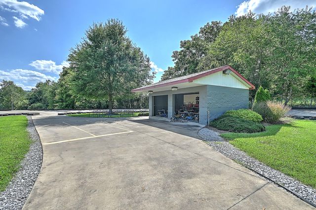 124 Cross Community Road, Bristol, TN 37620