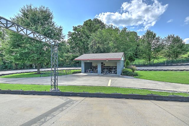 124 Cross Community Road, Bristol, TN 37620