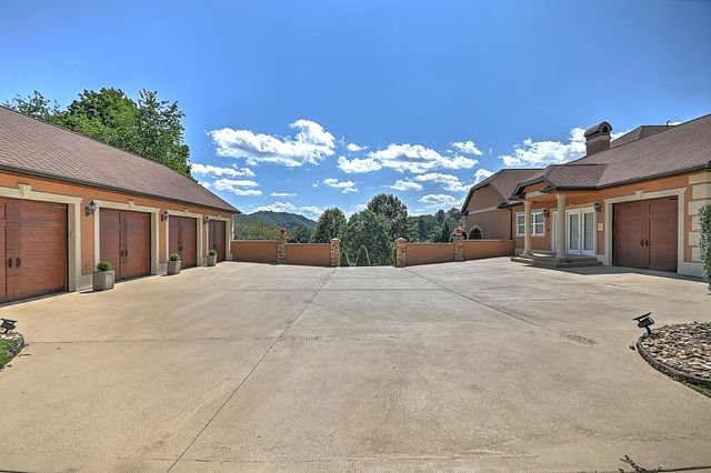 124 Cross Community Road, Bristol, TN 37620