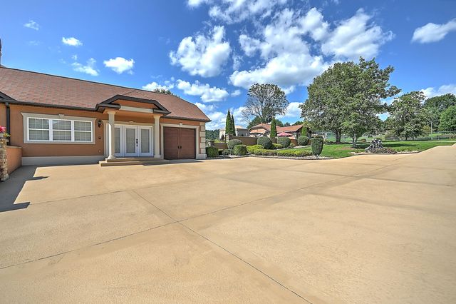 124 Cross Community Road, Bristol, TN 37620
