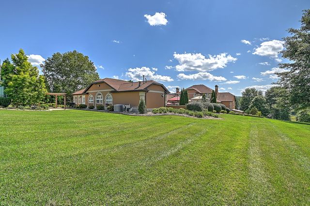 124 Cross Community Road, Bristol, TN 37620