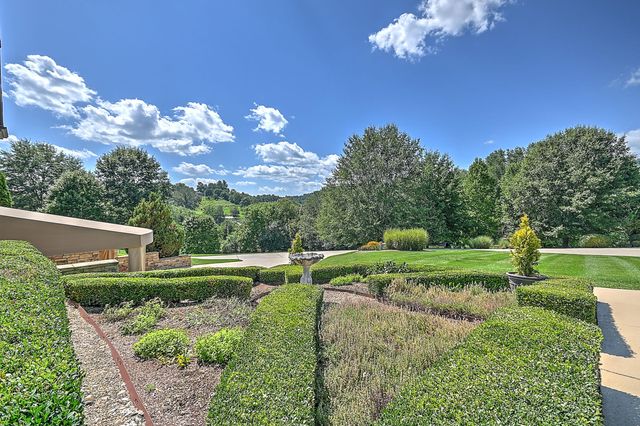 124 Cross Community Road, Bristol, TN 37620
