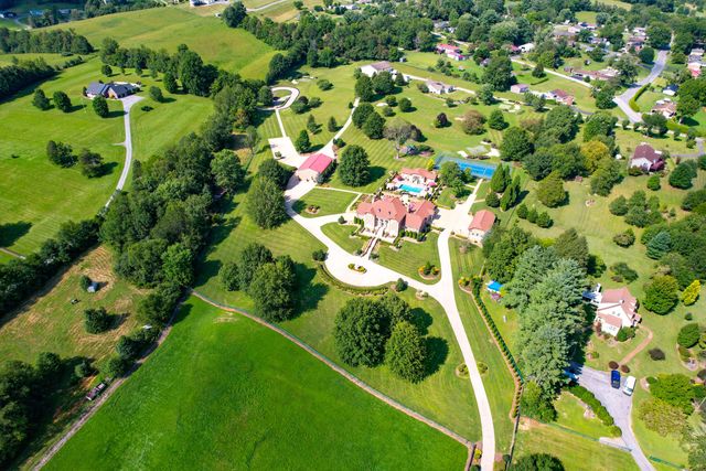 124 Cross Community Road, Bristol, TN 37620