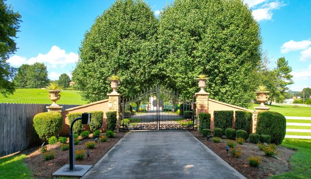 124 Cross Community Road, Bristol, TN 37620