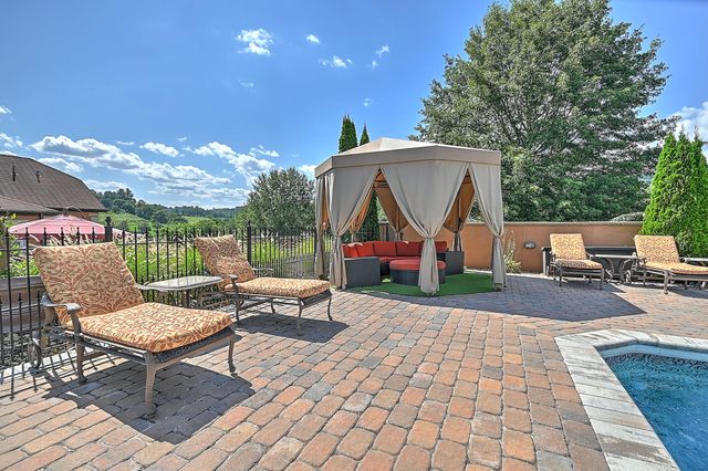 124 Cross Community Road, Bristol, TN 37620