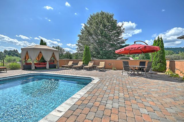 124 Cross Community Road, Bristol, TN 37620