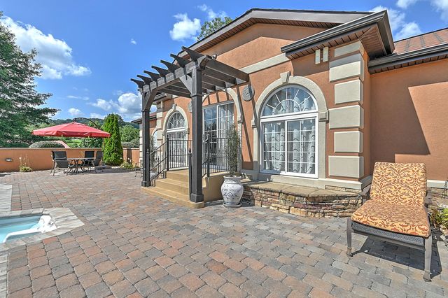 124 Cross Community Road, Bristol, TN 37620