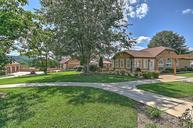 124 Cross Community Road, Bristol, TN 37620