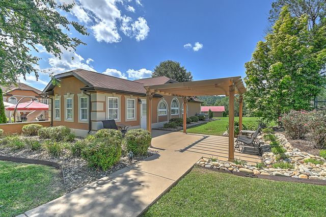 124 Cross Community Road, Bristol, TN 37620