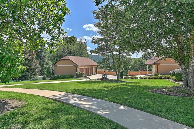 124 Cross Community Road, Bristol, TN 37620