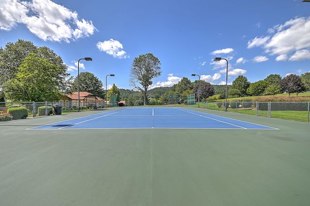 124 Cross Community Road, Bristol, TN 37620