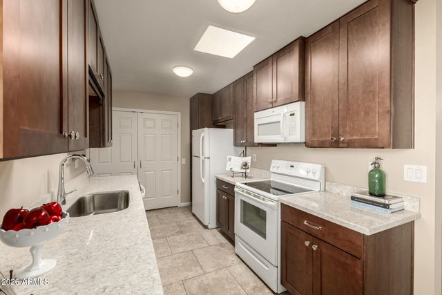 17015 N PINION Lane, Sun City, AZ 85373