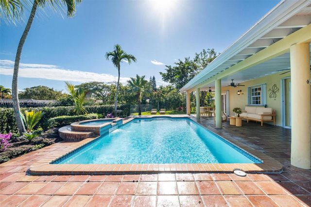 11401 SW 72nd Pl, Pinecrest, FL 33156