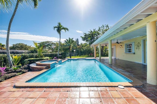 11401 SW 72nd Pl, Pinecrest, FL 33156