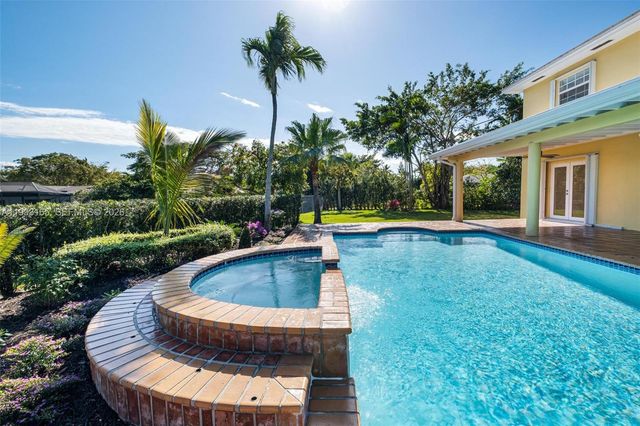 11401 SW 72nd Pl, Pinecrest, FL 33156