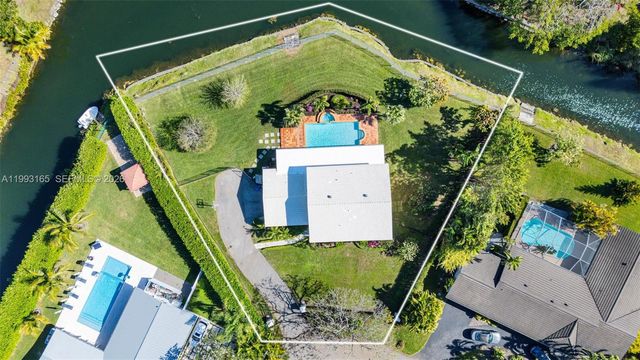 11401 SW 72nd Pl, Pinecrest, FL 33156