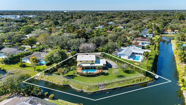 11401 SW 72nd Pl, Pinecrest, FL 33156