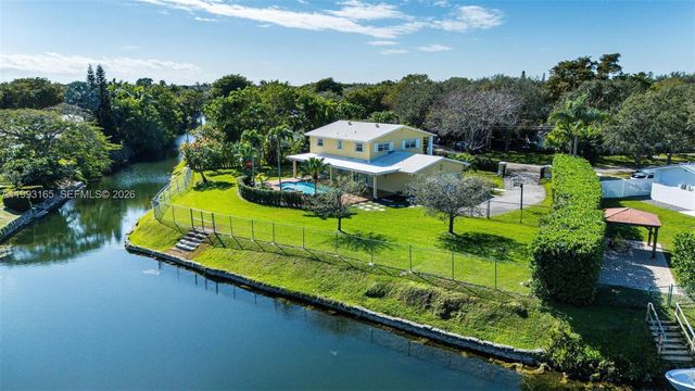 11401 SW 72nd Pl, Pinecrest, FL 33156