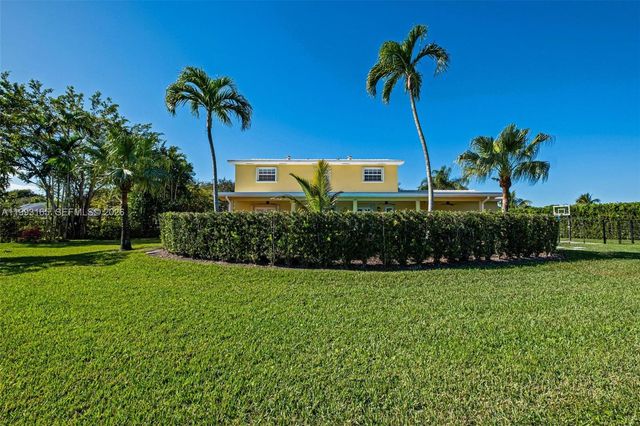 11401 SW 72nd Pl, Pinecrest, FL 33156