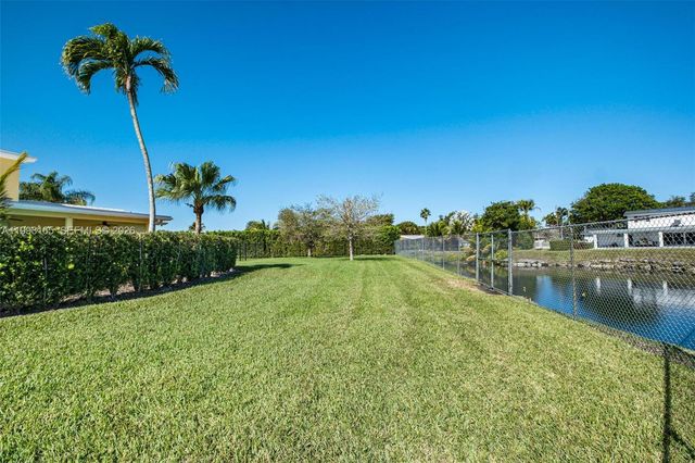 11401 SW 72nd Pl, Pinecrest, FL 33156