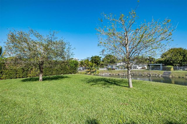 11401 SW 72nd Pl, Pinecrest, FL 33156